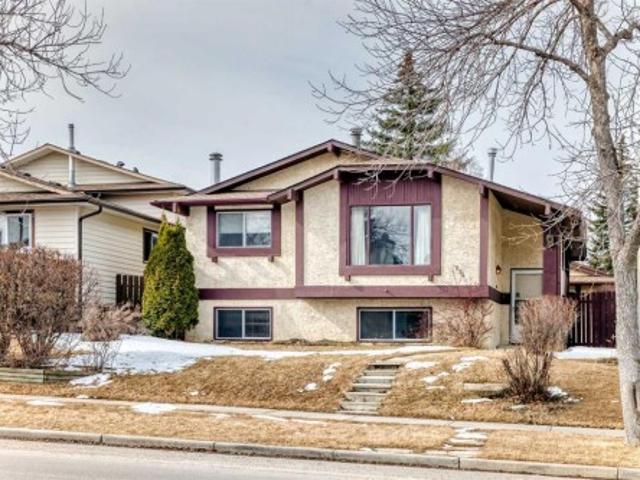 224 Berwick Way Nw, Calgary, AB, T3K 1C1 house for sale | Listing ID A2292 | Royal LePage