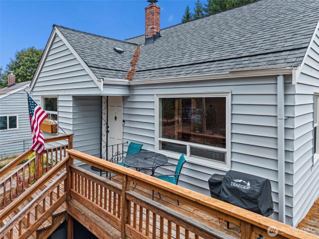 224 Bremerton Boulevard W