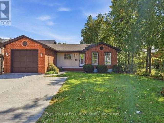 224 Dundas Street W, Greater Napanee, ON, K7R 2A8 house for sale | Listing ID X13824 | Royal LePage