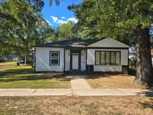 224 E 5TH STREET, PRESCOTT, AR 71857