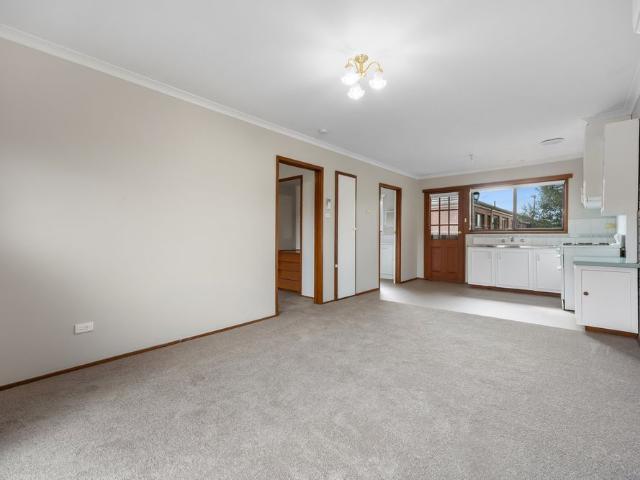 2/24 Molbray Street, Wendouree, VIC, 3355
