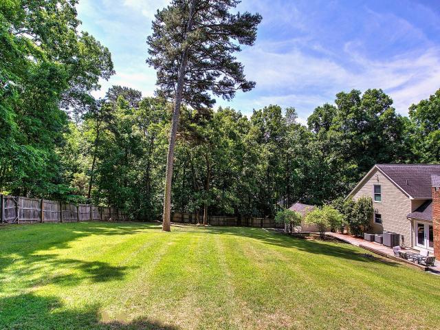 224 Shadowood Drive SE