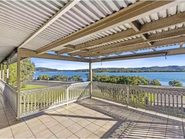 224 Steyne Road, Saratoga House for rent Listed by Brooke Wal.