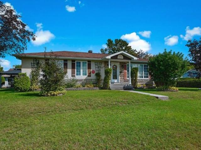 224 Rue Leguerrier E. Mansfield Et Pontefract, QC, J0X 1R0 house for sale | Listing ID 18610 | Royal LePage