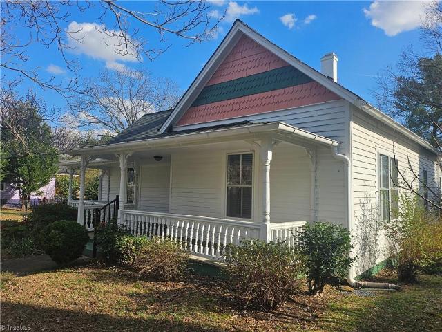 224 W Banner Avenue