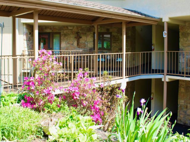 224 Woodland Rd # 103