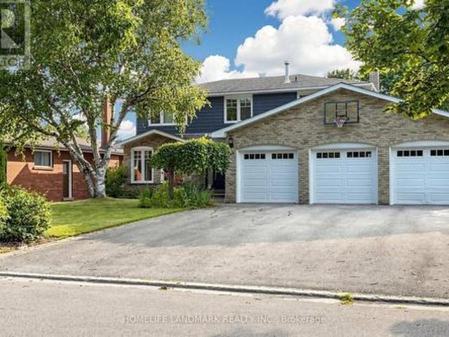 224 Valleyview Court, Oakville, ON, L6L 5H8 house for sale | Listing ID W13658 | Royal LePage