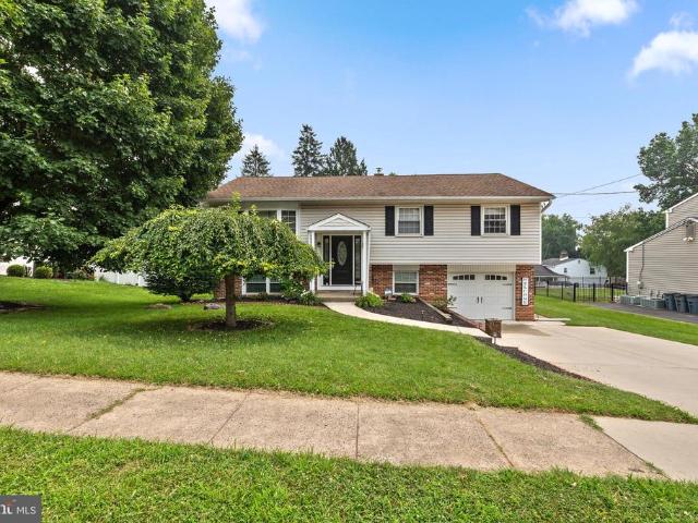 2255 Hillside Lane