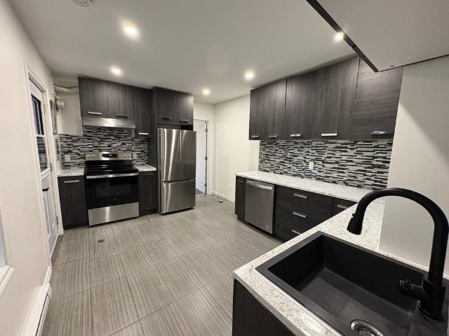 2255 Rue De Villiers, Montréal Le Sud Ouest, QC H4E