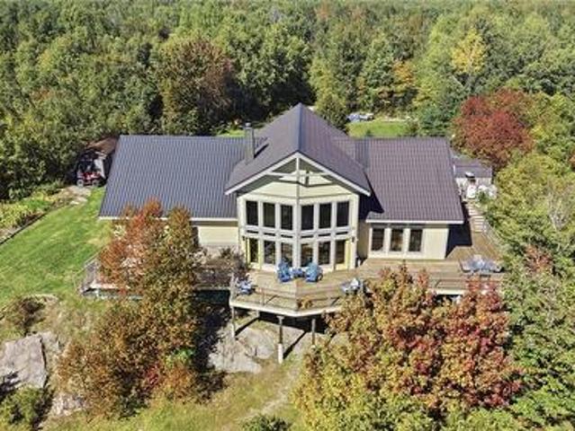 2256 Fire Route P, Azilda, ON, P0M 1B0 house for sale | Listing ID 2130 | Royal LePage