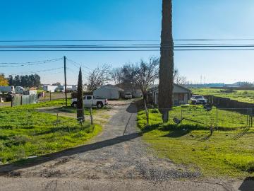 2256 W Yosemite Ave, Manteca, CA 95337 | MLS #225114