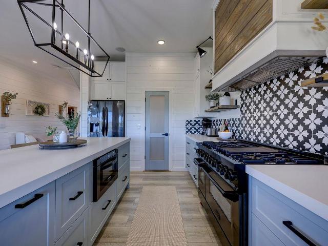 22516 Felicia Dr