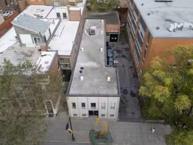2251 Av. Papineau, Montréal Ville Marie, QC, H2K 4J5 comme.