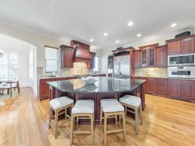 2252 Parkwood Place Court SE