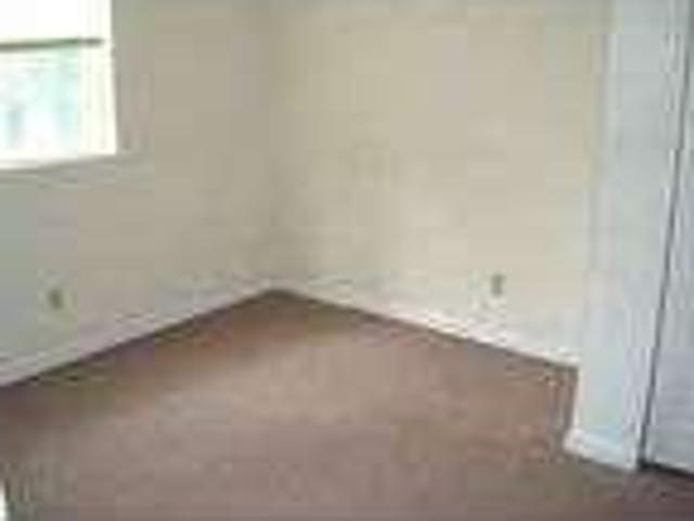 $225 / 2br New Renovation Two Bedroom Apartment 812 Ridgley #1 Fairmont