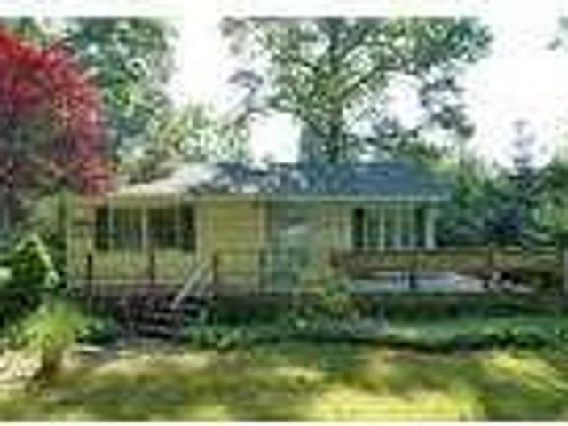 $225 / 2br 1500ftÂ² 2 Bedrooms 2 Bathrooms 2 Blocks from Beach