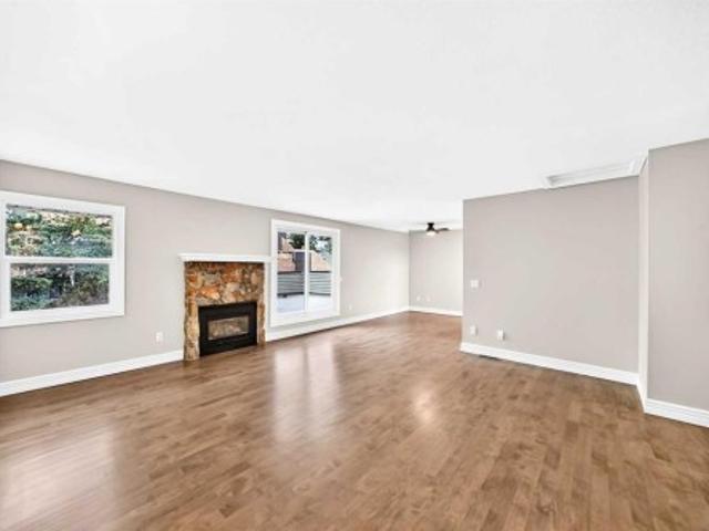 225 33 Glamis Green Sw, Calgary, AB, T3E 6T9 townhouse for sale | Listing ID A2344 | Royal LePage
