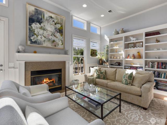 225 4th Avenue # A602