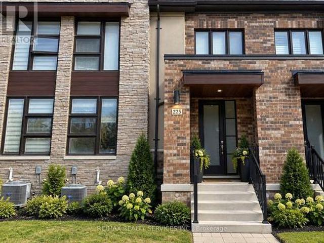 225 Coronation Road, Whitby, ON, L1P 0H6 house for sale | Listing ID E13879 | Royal LePage