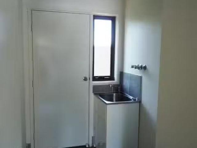 2/25 Crest Road, Queanbeyan Townhouse for rent Listed by The.