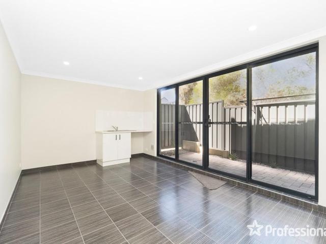 2/25 Dudley StreetMidland WA 6056, Australia