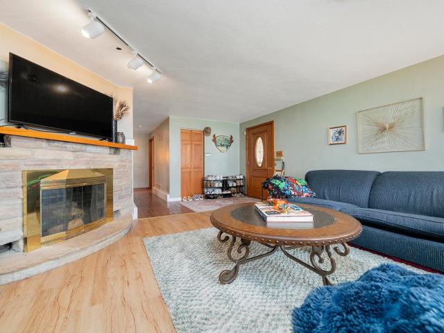225 E 4th Street