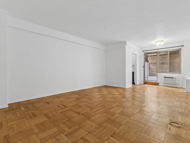 225 East 46th Street, New York, NY