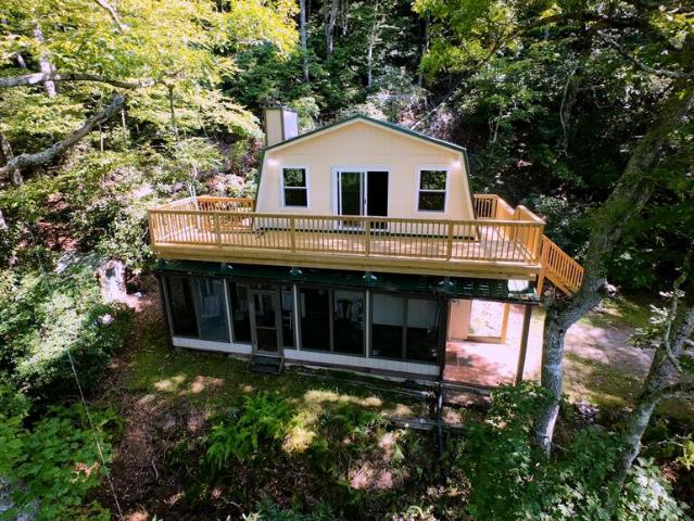 225 Fox Trot Dr