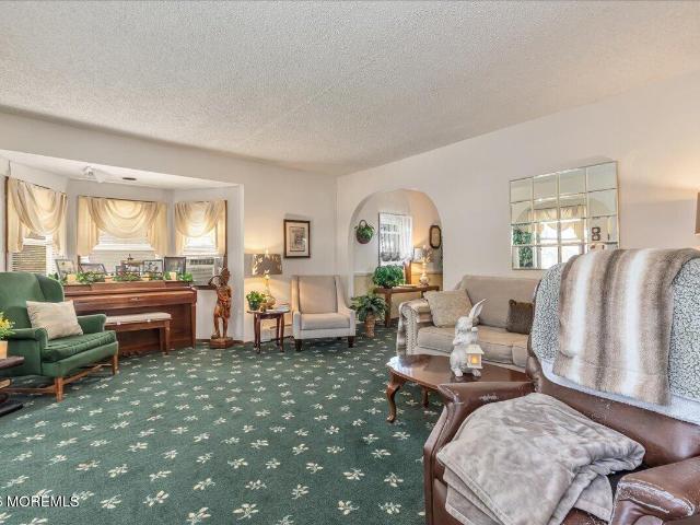 225 Freeman St, Woodbridge, NJ 07095 | MLS #2614 R