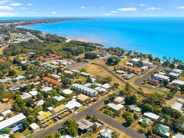 2/25 Hervey Street Scarness, QLD 4655