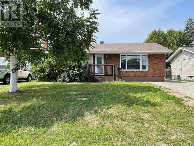 225 Hessle Avenue, Temiskaming Shores New Liskeard, ON, P0J 1P0 house for sale | Listing ID T13631 | Royal LePage