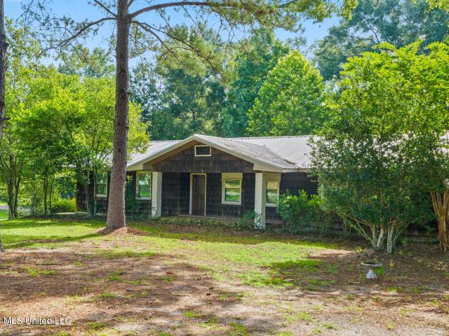 225 Hillman Road