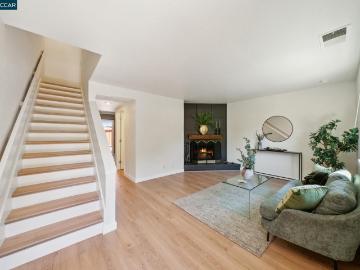 225 Mayhew Way 5