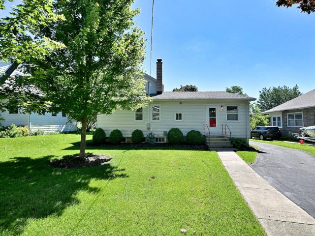 225 N ELM Street