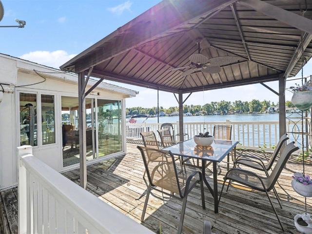 225 N Lakeside Drive