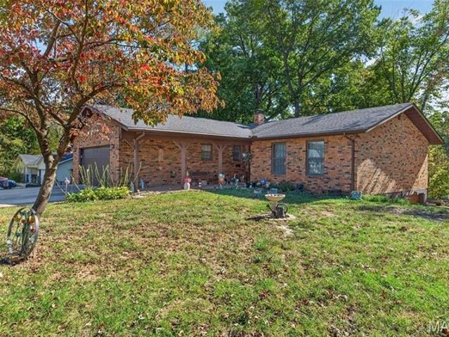 225 South St, Troy, IL 62294
