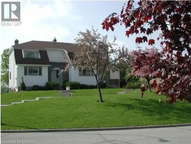 225 SHAKESPEARE Drive Unit# 9