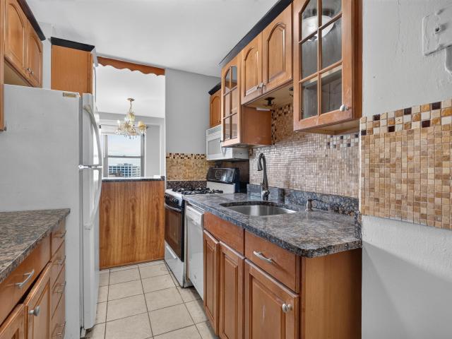 225 St Pauls Ave # 6D