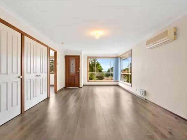2/25 Robertson Street, CONISTON Apartment for rent Listed by.