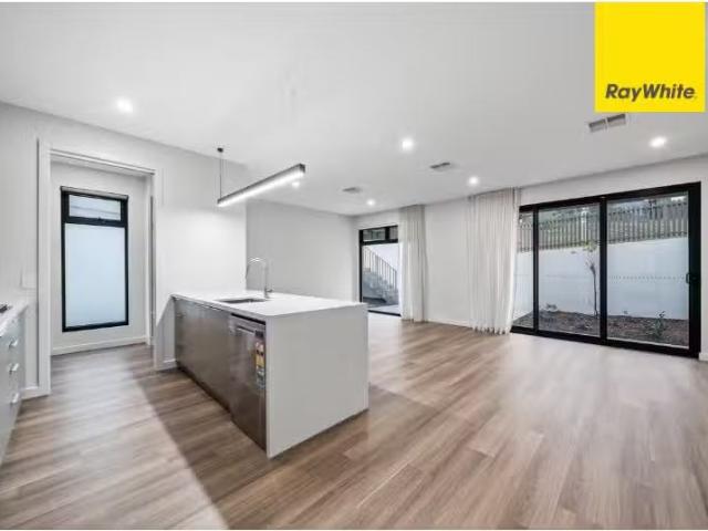 2/25 Rosanove Crescent, DENMAN PROSPECT Townhouse for rent Li.