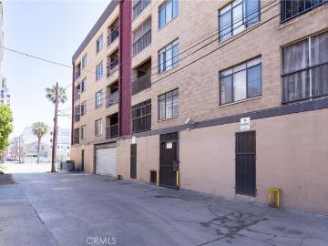 225 W 6th 405