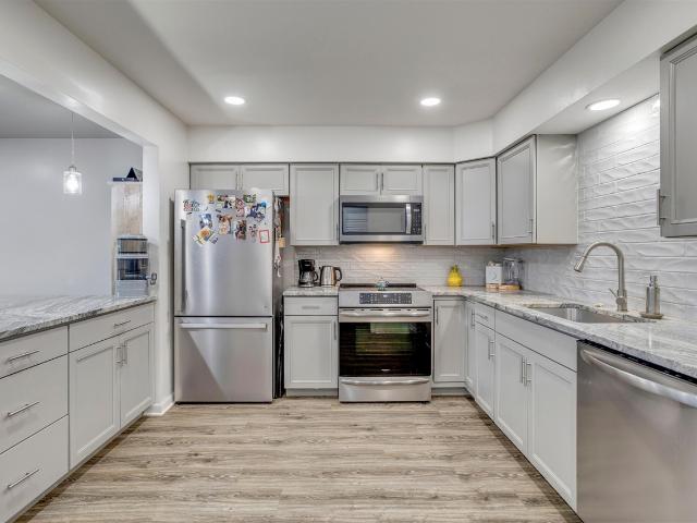 225 W Columbia Avenue # 10