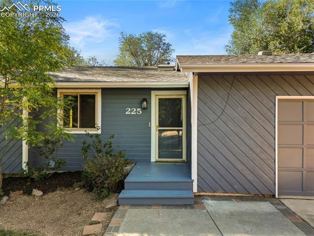 225 W Navajo Street