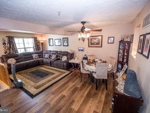 225 Woodland Green Way