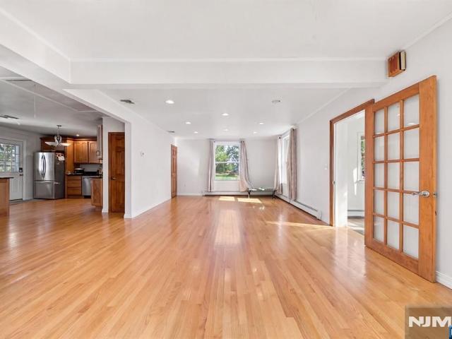 225 Walnut Street, Northvale, US, NJ