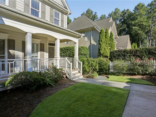 2264 Lenox Ridge Court NE
