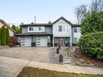 Greater Vancouver - Parking, Fireplace