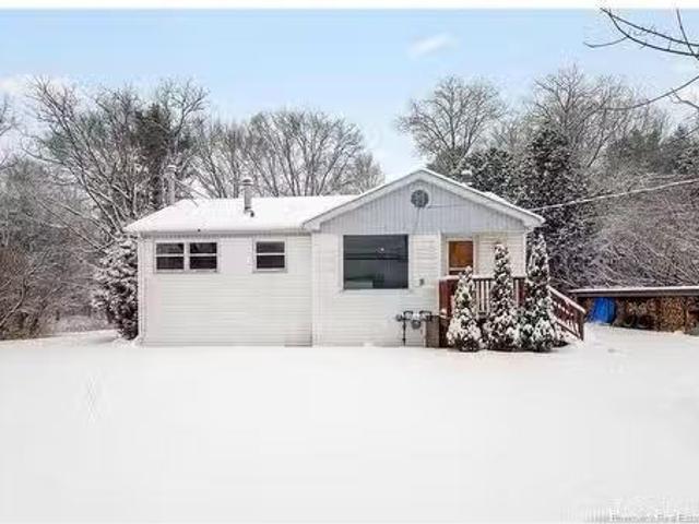 2268 Route 102, Lincoln, NB, E3B 8N5 house for sale Listing.