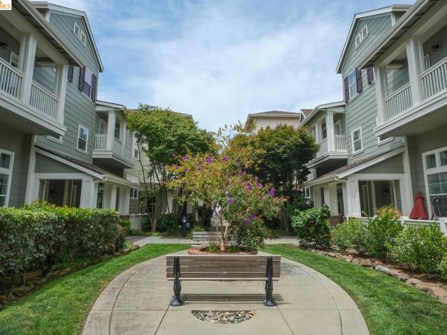 2269 Northshore DR