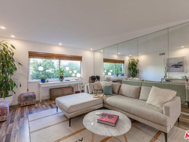 2260 N Cahuenga Boulevard 306